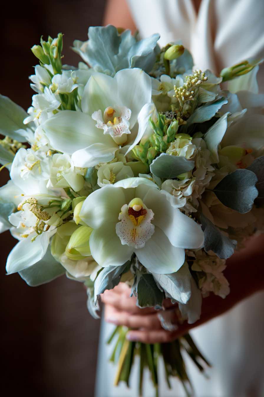White_Wedding_Bouquet_15